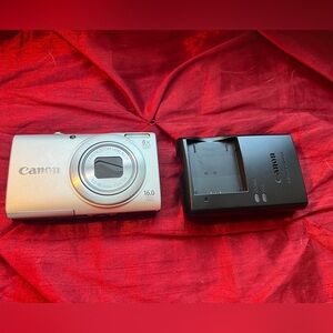Canon Power Shot A4000IS Digital Camera 16 MP with Charger & SD Card